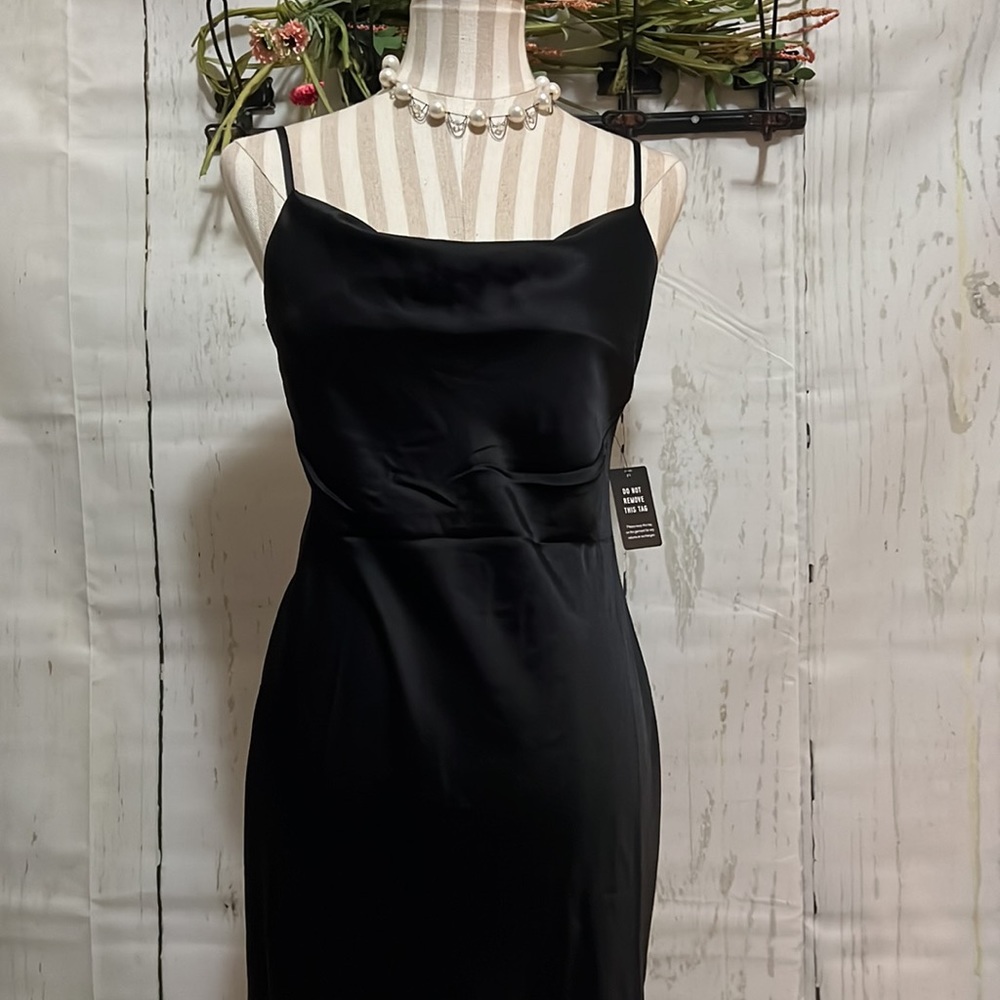 Dress - Picture 3 of 6